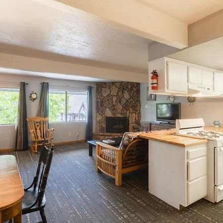Village Suites Inn - American Black Bear - Perfect Location, In The Village! Can'T Be Better! Big Bear Lake Esterno foto