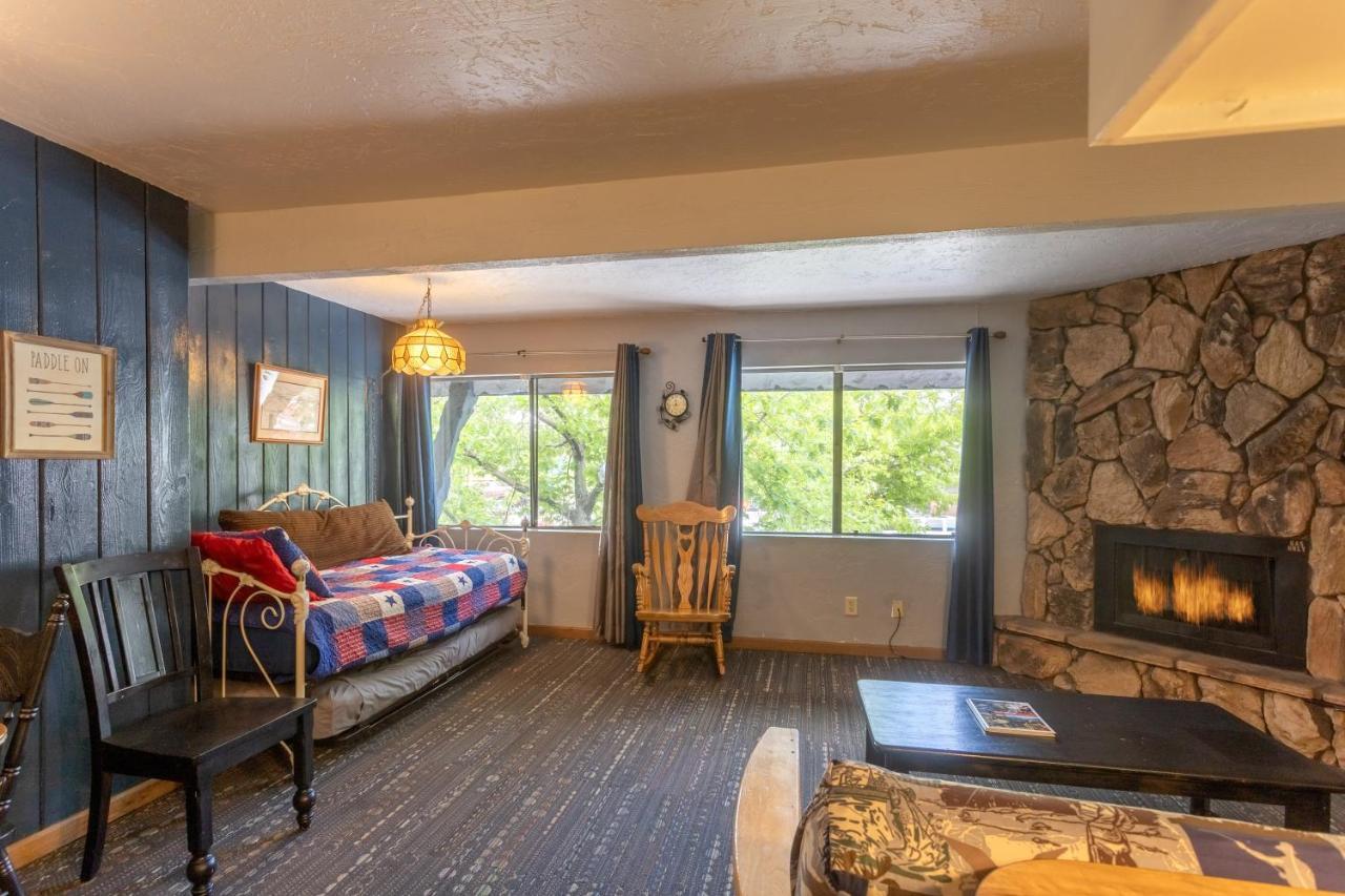 Village Suites Inn - American Black Bear - Perfect Location, In The Village! Can'T Be Better! Big Bear Lake Esterno foto
